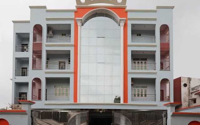 OYO 9658 Hotel Madhuram