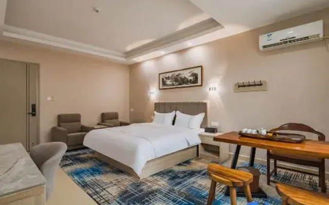 Light Luxury Apartment