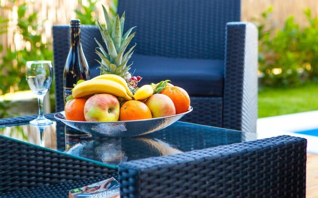 Modern Holiday Home in Podstrana With Pool