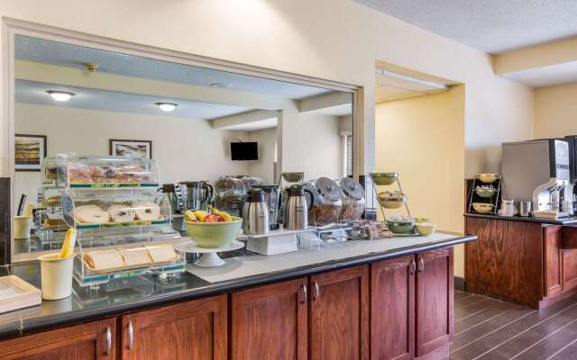 Quality Inn & Suites Lawrence - University Area