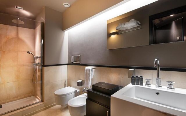 Charming House DD724