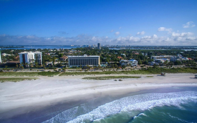 Cirque St. Armands Beachside