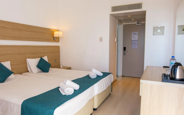 Kapetanios Bay Hotel Protaras