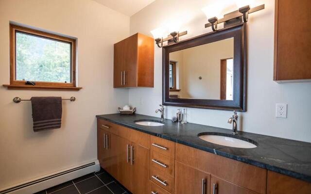 Whyte Mountain Chalet by Revelstoke Vacations