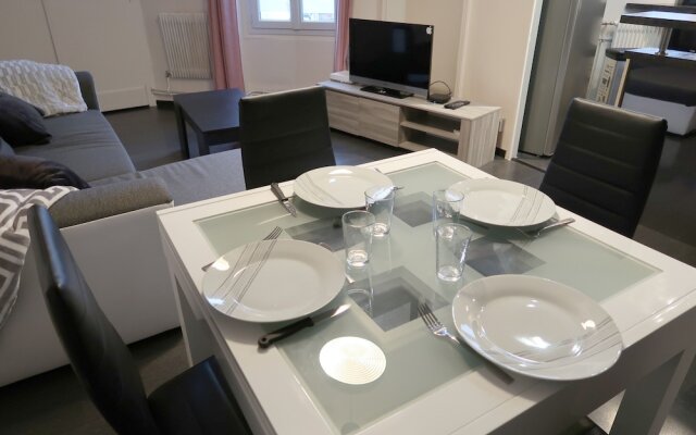 Le République - Cosy & Clean