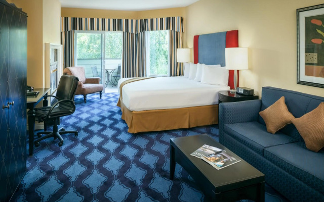 Plaza Inn & Suites at Ashland Creek