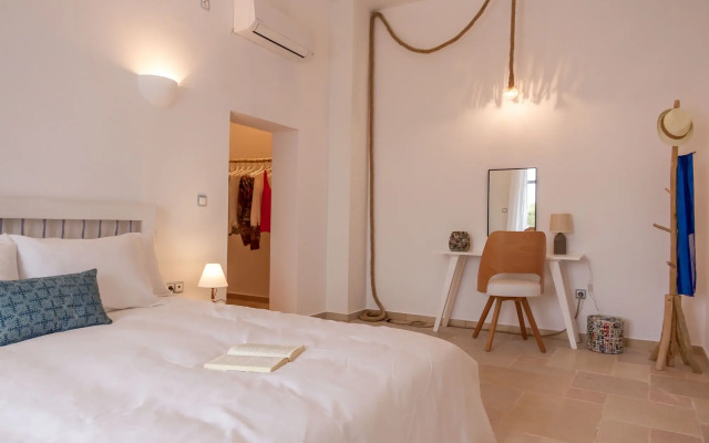 Enastron Suites