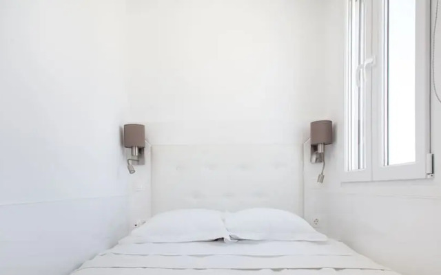 37.5m² homm Penthouse in Athens with 43m² Terrace