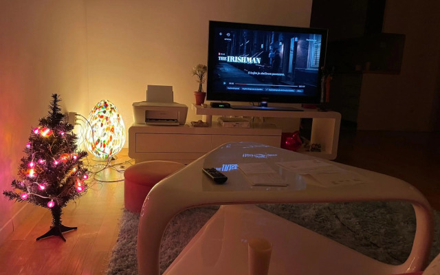 Large Modern Flat with Balcony - Lake Jarun