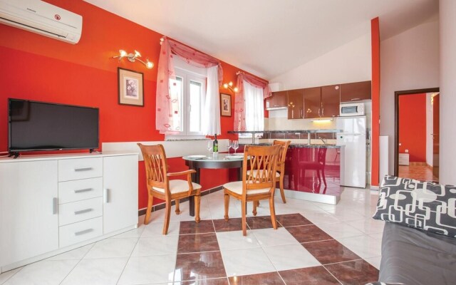 Beautiful Apartment in Makarska With 1 Bedrooms and Wifi