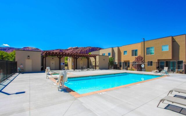 Luxury Moab Vacation Rental w/ Pool Access!