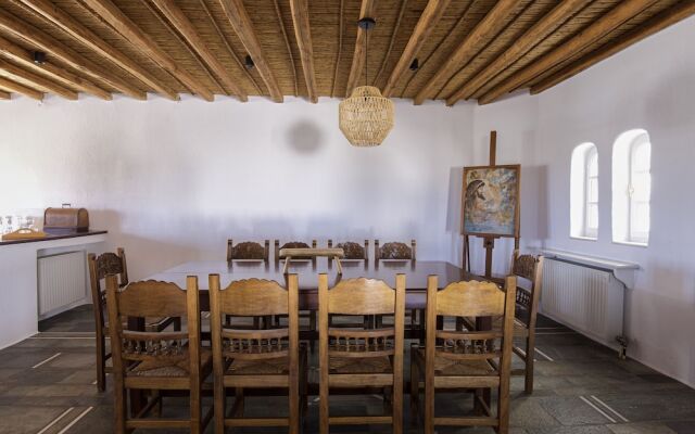 Anthemion Paros Villas & Suites