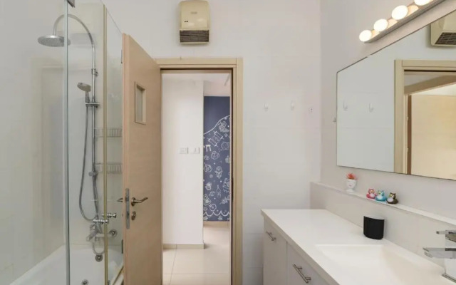 Jacuzzi Penthouse with Sea View in Natanya