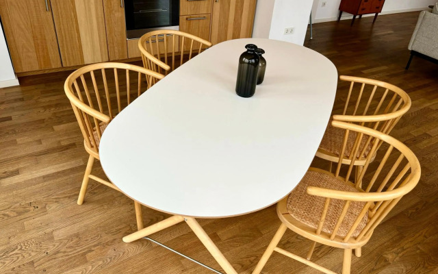 2 Bedroom Mauerpark-Apartment, Berlin Mitte View calendar