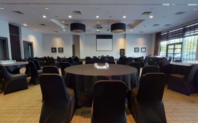 Village Hotel Leeds South