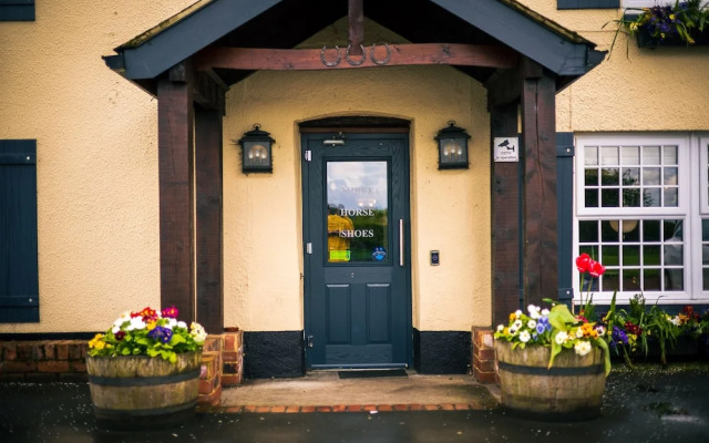 The Three Horseshoes