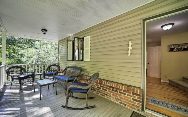 Brevard Retreat ~ 3 Mi to Downtown!