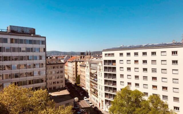 Mitten im Achten. Zentrale Wohnung in Wien