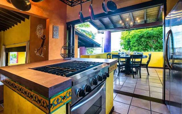 Mexican Style Villa With Private Pool, Free Utilities
