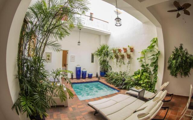 Colonial 154 H Boutique