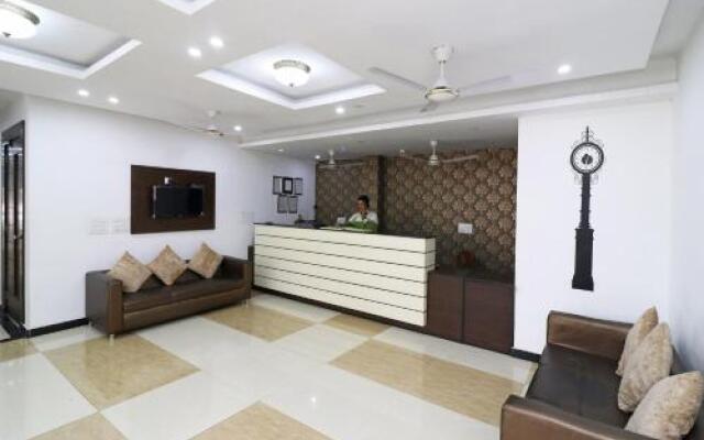 OYO 23161 Hotel Akash Ganga