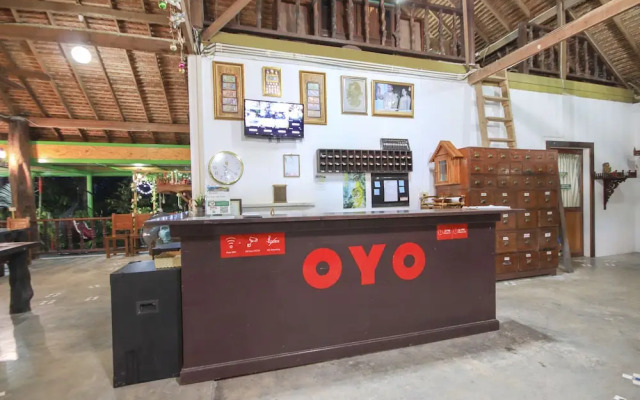 OYO 75353 Loy Chalet Resort