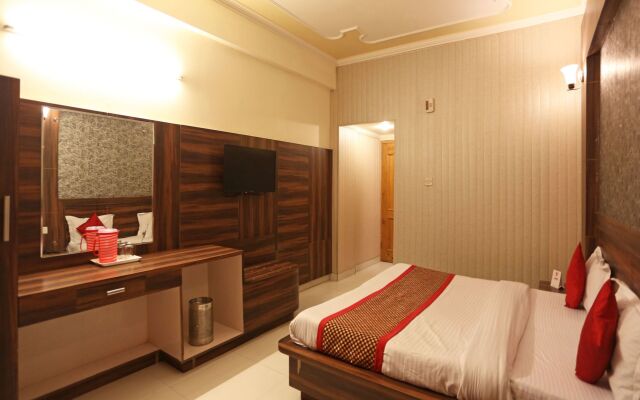OYO 7358 Hotel Jagdish Residency