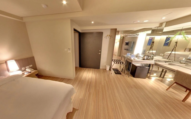 No. 9 Hotel