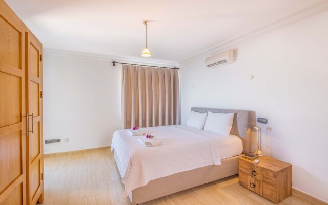 Fortuna Peninsula Apart