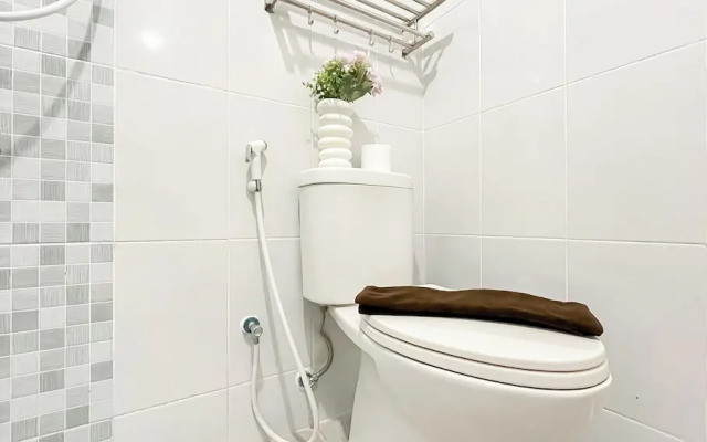 White Toned Style 2Br Tokyo Riverside Pik 2 Apartment