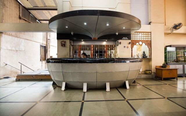 SPOT ON 6991 Hotel Poonam