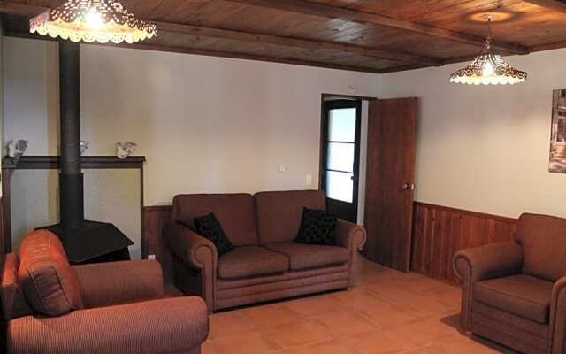 Chartre' Manor Bed & Breakfast