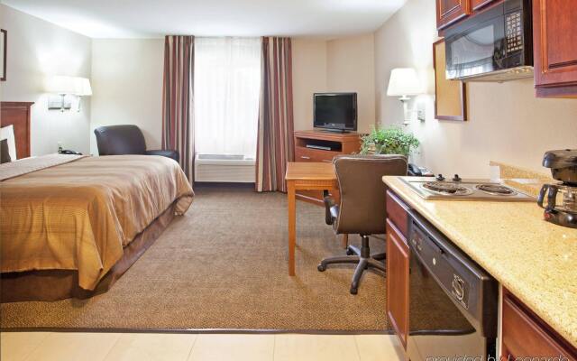 Candlewood Suites Airport by IHG