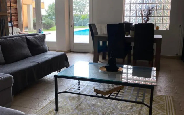 Viktória ~Vízparti ~ Medencés ~ Apartman