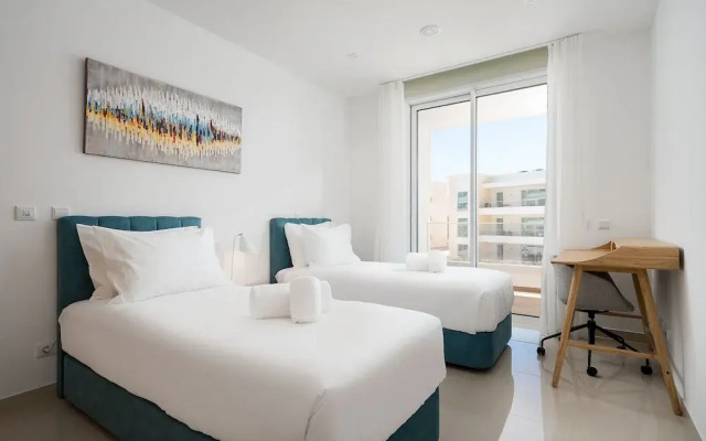 Lagos Marina View 2 With Pool by Homing