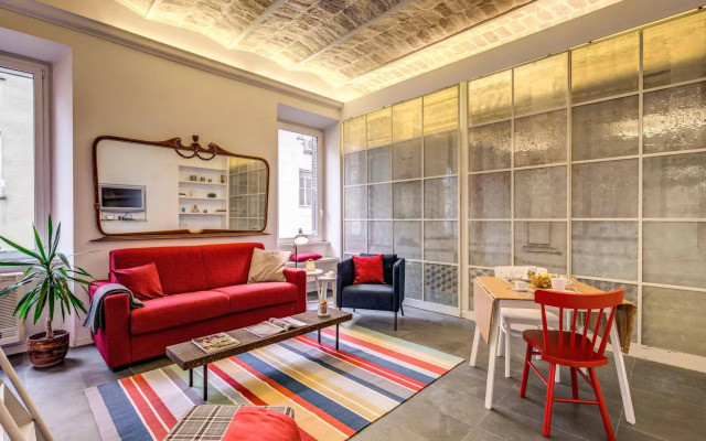 Aweshome - Colosseo Red Design