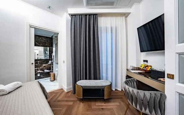 Sofia Ultra Suite Collection