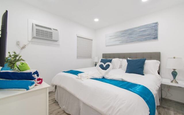 Stylish 1BR W Parking Space & Near the Beach 1