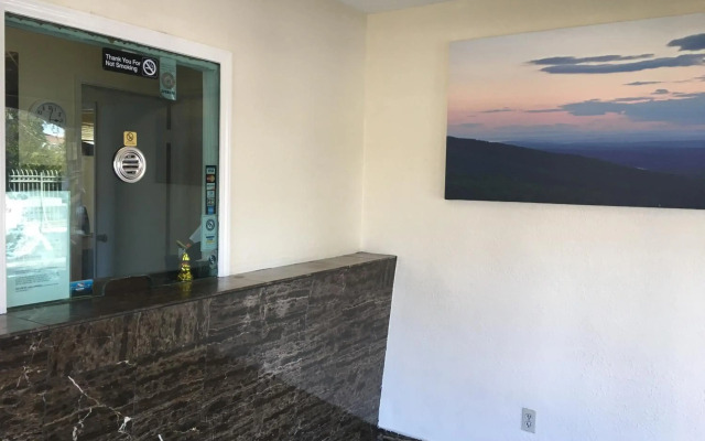 Civic Center Motel