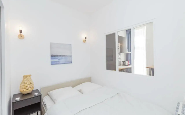 NICE 23 m Bright and Renovated - courtyard side
