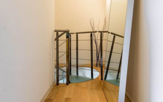 JOIVY Lake Como Waterfall House