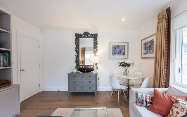 Bright 2 Bedroom Apartment Chelsea