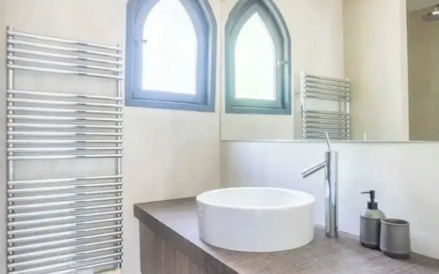 Charming Small Private House - Marseille 8th