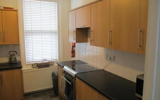 Lovely, Spacious, 3 Bedded, First Floor Apartment