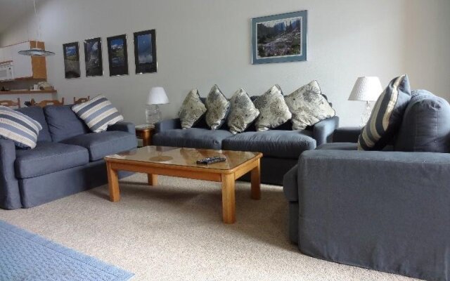 Cinnamon Ridge Condominiums