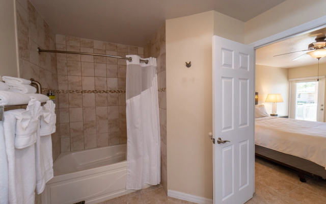 Holiday Inn Resort Grand Cayman by IHG