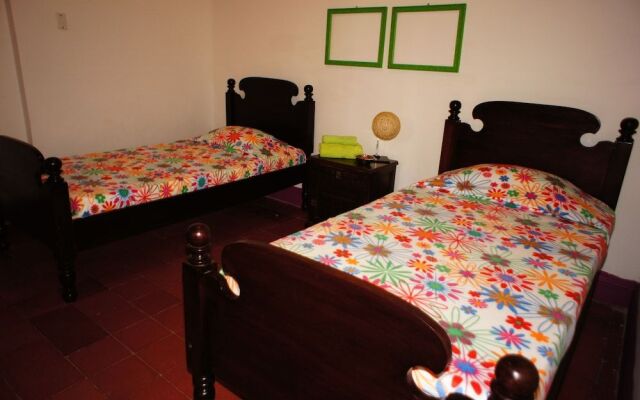 Hostal Encuentro - Hostel