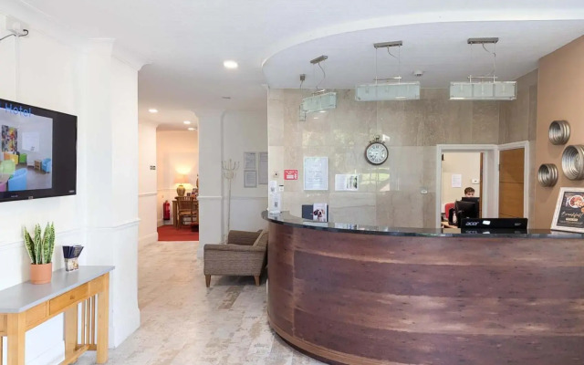 Oriel Hotel