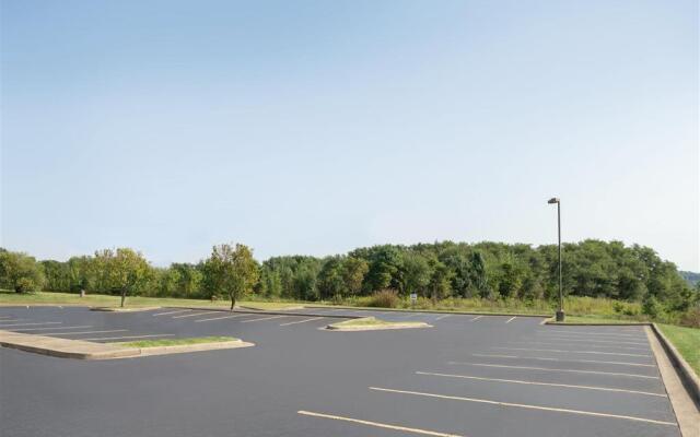 Travelodge by Wyndham Zanesville