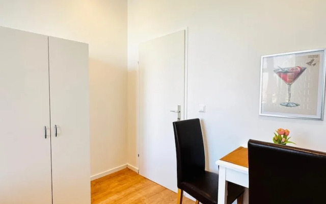 Cozy 3BR Apt Near Kaufpark Alterlaa
